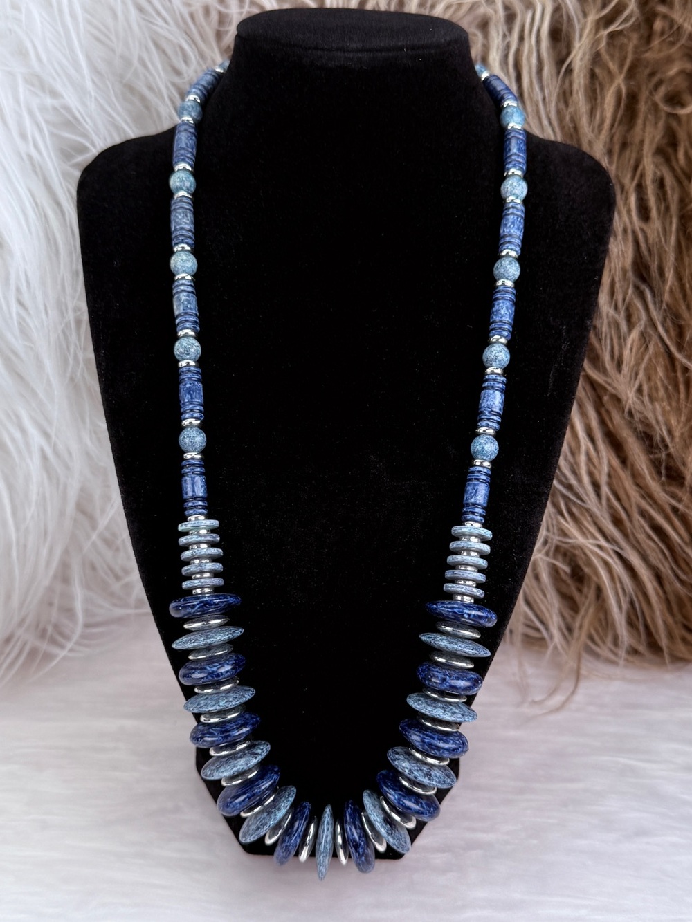Vintage Blue Marbled Lightweight Costume Necklace Silver Tone Disc Statement